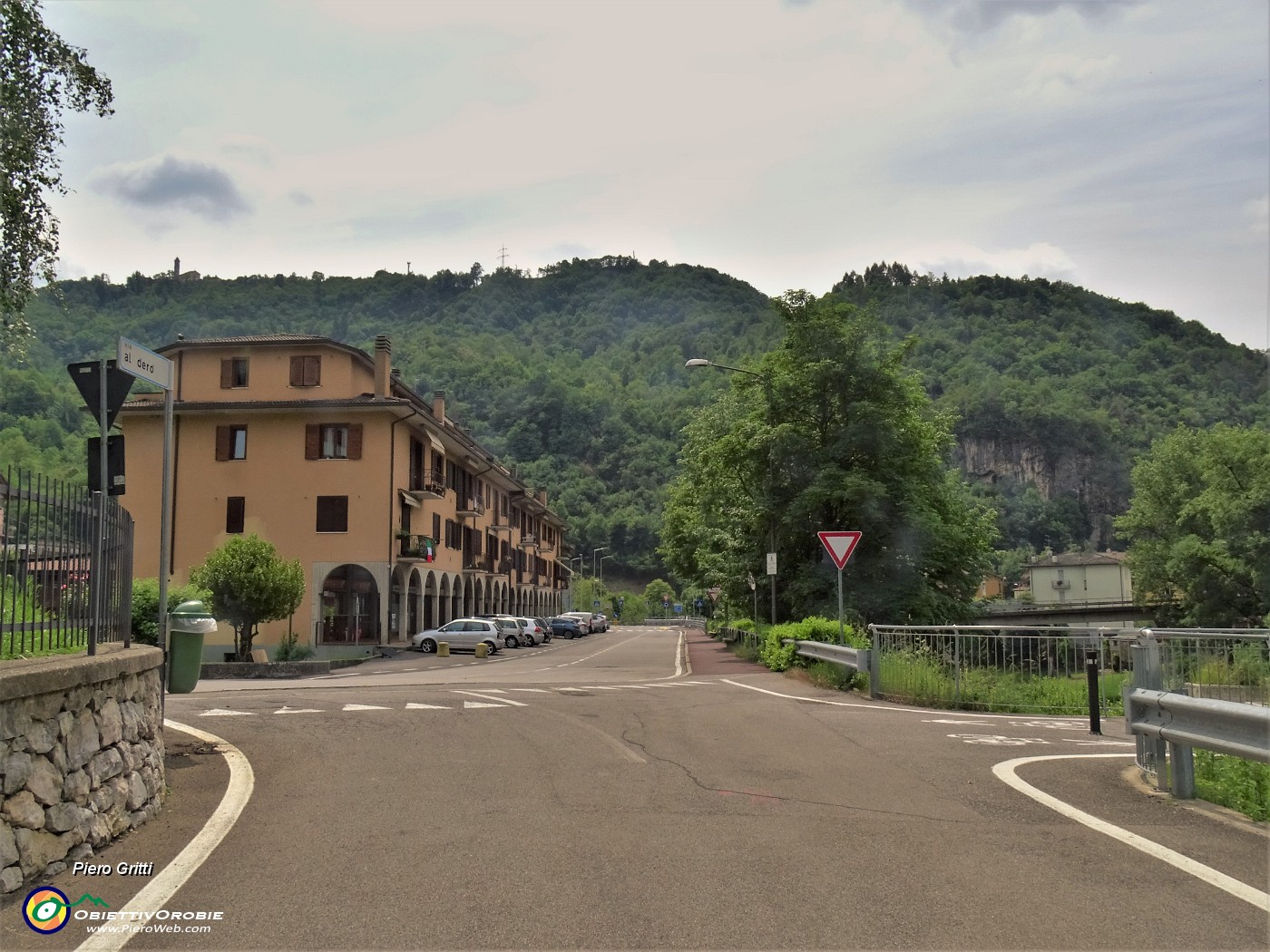 69 Rientro ad Ambria di  Zogno, dove ho parcheggiato l'auto.JPG